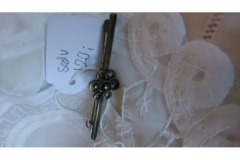 Sølv broche kr. 120,00